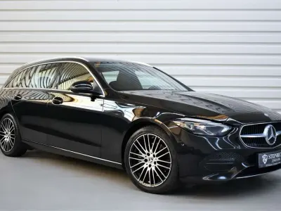 Gebraucht Mercedes C220 Avantgarde 200 PS (147 kW) 2021 Schwarz Kombi