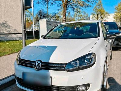 Gebraucht VW Golf VI 140 PS (102 kW) 2011 Weiß Kleinwagen