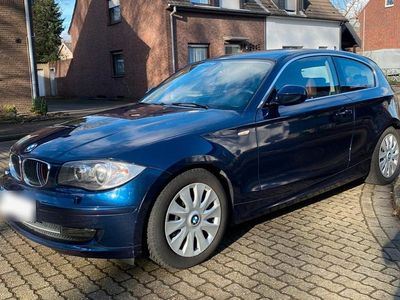 Gebraucht BMW 116 122 PS (89 kW) 2010 Blau Kleinwagen