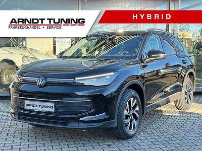 Neu VW Tiguan Life 150 PS (110 kW) 2025 Grenadillschwarz metallic SUV