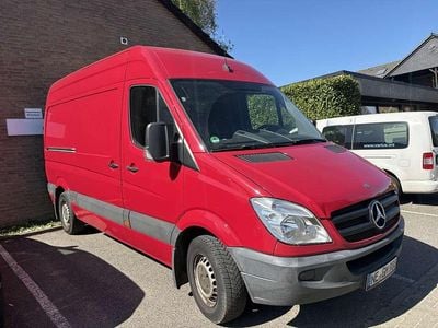 Używany Mercedes Sprinter 129 KM (94 kW) 2011 Czerwony Van