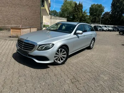 Gebraucht Mercedes E220 194 PS (142 kW) 2016 Silber Limousine