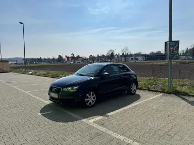 Usata Audi A1 Attraction 86 CV (63 kW) 2011 Nero Utilitaria