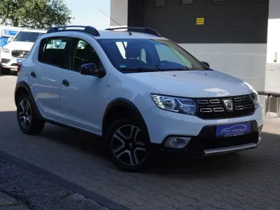 Gebraucht Dacia Sandero Celebration 90 PS (66 kW) 2019 Gletscherweiss Limousine