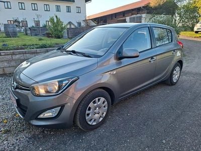 Brugt Hyundai i20 Edition 86 HK (63 kW) 2013 Grå Hatchback