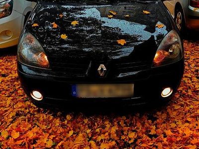 Second-hand Renault Clio II 75 CP (55 kW) 2002 Negru Hatchback