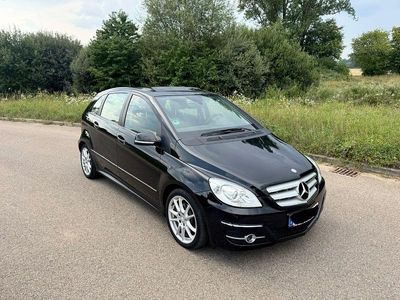 Mercedes B200