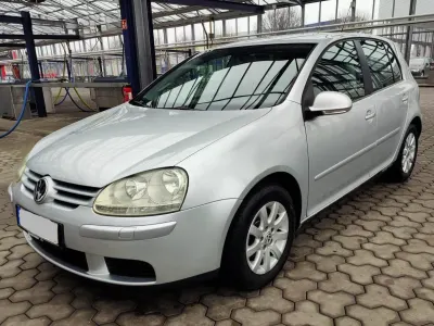 Usata VW Golf IV Comfortline 102 CV (75 kW) 2005 Argento Berlina