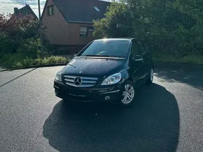 Gebraucht Mercedes B200 136 PS (100 kW) 2008 Schwarz Van / Kleinbus