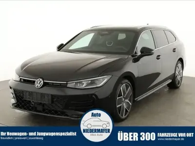 Neu VW Passat R-line 193 PS (141 kW) 2026 Grenadilla black metallic Kombi