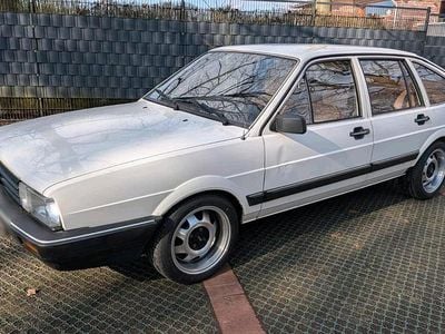 Gebraucht VW Passat 90 PS (66 kW) 1987 Weiß Kleinwagen