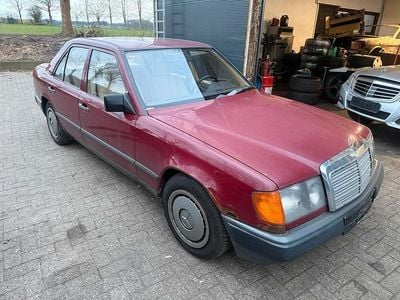 Gebraucht Mercedes E230 132 PS (97 kW) 1988 Limousine