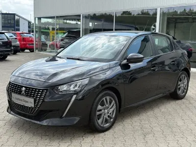 Gebraucht Peugeot 208 Active 102 PS (75 kW) 2022 Schwarz Kleinwagen