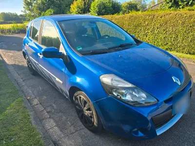 Gebraucht Renault Clio III 112 PS (82 kW) 2010 Blau Kleinwagen