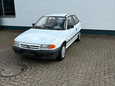 Gebraucht Opel Astra 60 PS (44 kW) 1992 Weiß Limousine