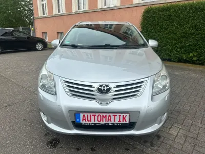 Gebraucht Toyota Avensis 140 PS (102 kW) 2010 Silber Kombi