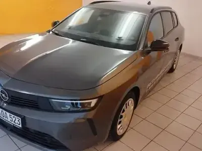 Gebraucht Opel Astra Edition 110 PS (80 kW) 2024 Vulkan grau (metallic) Kleinwagen