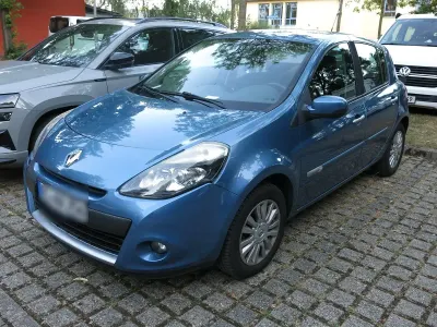 Gebraucht Renault Clio III 100 PS (73 kW) 2010 Andere farben Limousine