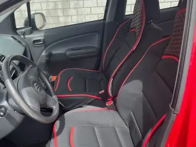 Begagnad Suzuki Splash Basic 65 HK (47 kW) 2009 Röd Halvkombi