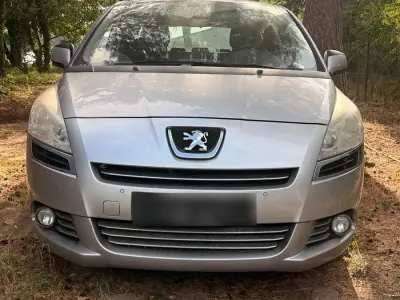Gebraucht Peugeot 5008 140 PS (102 kW) 2013 Grau Van / Kleinbus