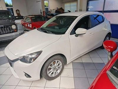 Second-hand Mazda 2 Exclusive-Line 90 CP (66 kW) 2015 Alb Berlinǎ