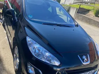 Gebraucht Peugeot 308 SW Allure 156 PS (114 kW) 2011 Schwarz Kombi