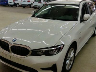 BMW 330e