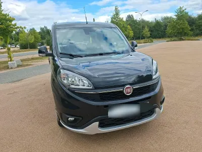 Gebraucht Fiat Doblò Trekking 101 PS (74 kW) 2022 Schwarz Van / Kleinbus