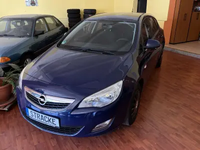 Occasion Opel Astra Selection 87 ch (63 kW) 2011 Bleue Berline