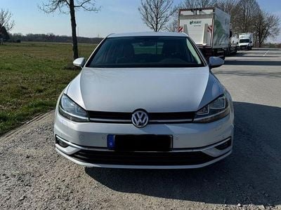 Gebraucht VW Golf VII Comfortline 116 PS (85 kW) 2017 Weiß Limousine