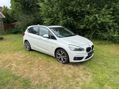 Gebraucht BMW 218 Active Tourer Sport Line 150 PS (110 kW) 2017 Weiß Van / Kleinbus