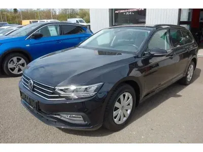 Gebraucht VW Passat 150 PS (110 kW) 2021 Deep black Kombi