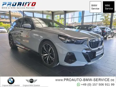 Gebraucht BMW 520 M Sport 197 PS (144 kW) 2025 Brooklyn grau Kombi