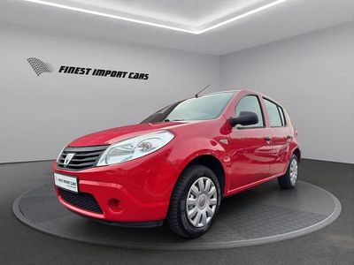 Rot Gebraucht 2009 Dacia Sandero Limousine | 2.500 € (Etwas zu teuer)