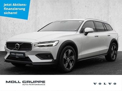 Second-hand Volvo V60 CC Plus 197 CP (144 kW) 2023 Alb Break