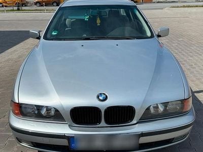 BMW 523