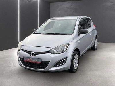Gebraucht Hyundai i20 Edition 75 PS (55 kW) 2014 Silber Kleinwagen