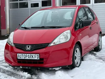 Käytetty Honda Jazz S 90 HP (66 kW) 2012 Punainen Viistoperä