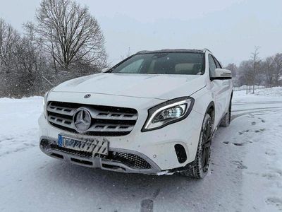 Weiß Gebraucht 2019 Mercedes 200 Limousine | 21.700 € (Fairer Preis)