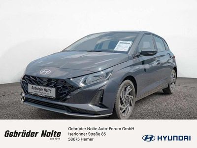 Grau / Gebraucht 2024 Hyundai i20 Trend Kleinwagen | 19.990 € (Etwas zu teuer)