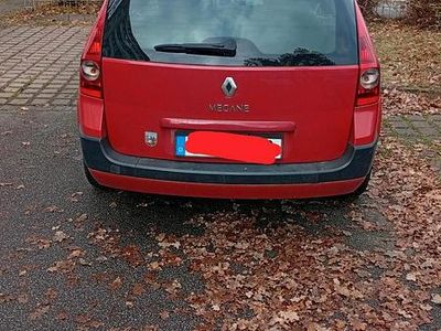Rot Gebraucht 2005 Renault Mégane GrandTour Kombi | 2.200 € (Teuer)