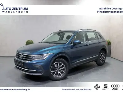 Gebraucht VW Tiguan Life 245 PS (180 kW) 2022 Nightshade blue metallic SUV