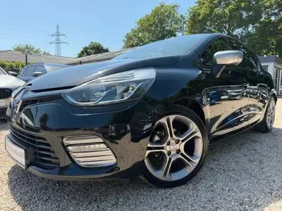Używany Renault Clio IV GT 120 KM (88 kW) 2014 Czarny Sedan/Limuzyna