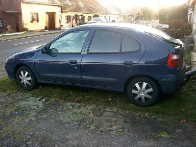 Gebraucht Renault Mégane 95 PS (69 kW) 2002 Blau Kleinwagen