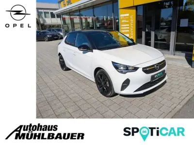 Używany Opel Corsa-e Edition 100 kW (136 KM) 2022 Biały Hatchback