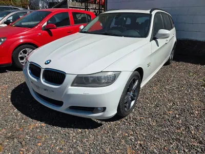 Gebraucht BMW 320 Sport Line 184 PS (135 kW) 2012 Weiß Kombi