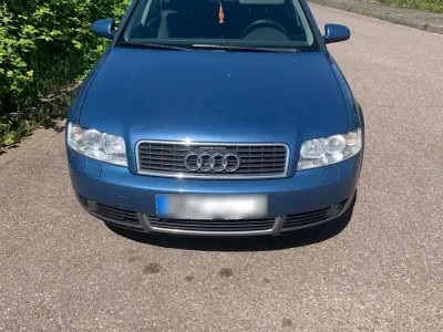 Gebraucht Audi A4 135 PS (99 kW) 2002 Blau Kombi
