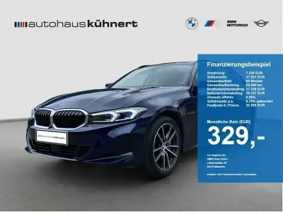Gebraucht BMW 330 Sport Line 245 PS (180 kW) 2023 Blau Kombi