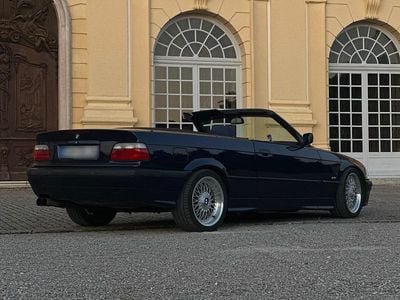 Gebraucht BMW 318 Cabriolet 116 PS (85 kW) 1998 Blau Cabrio