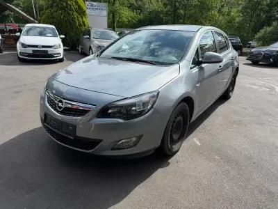 Gebraucht Opel Astra Sport 120 PS (88 kW) 2010 Silber Limousine